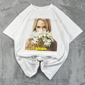 2010 Carrie Underwood Play On Tour White Graphic Music T-shirt Size Medium